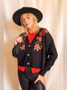 Stoned Immaculate Black Button‑Front Cardigan with Red Floral Size Small